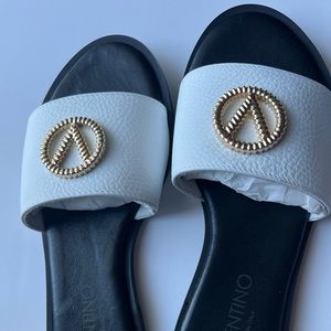 Valentino White and black leather Bugalo sandal size 8.